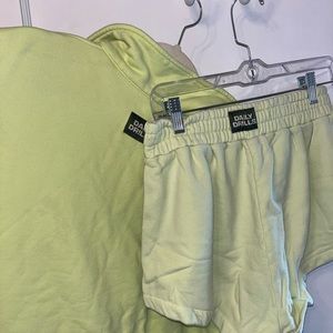 Daily Drills Zilker Sweatshirt and Sweat-shorts